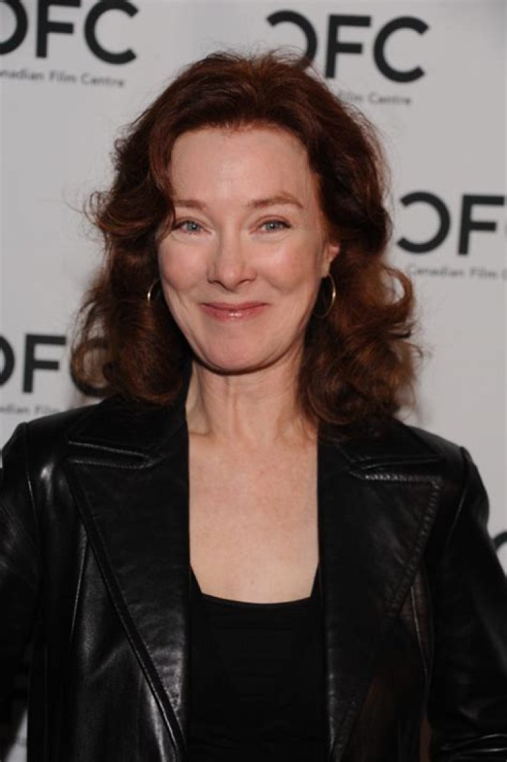 Valerie Mahaffey Net Worth, Height & Husband Pop Creep