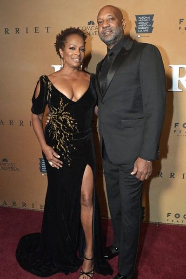 Vanessa Bell Calloway Biography, Height & Life Story Super Stars Bio