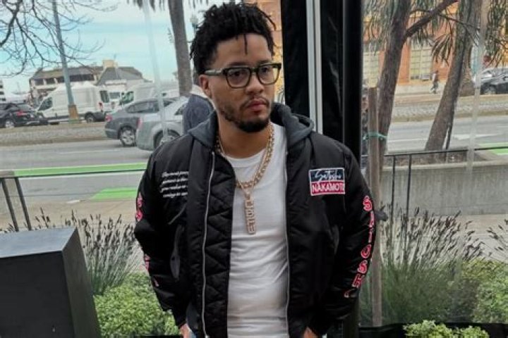 Veeze (Rapper) Bio, Age, Height, Net Worth, Real Name, Facts