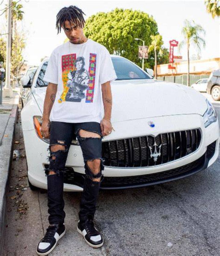 Vic Mensa Height Weight Body Measurements Celebrity Stats