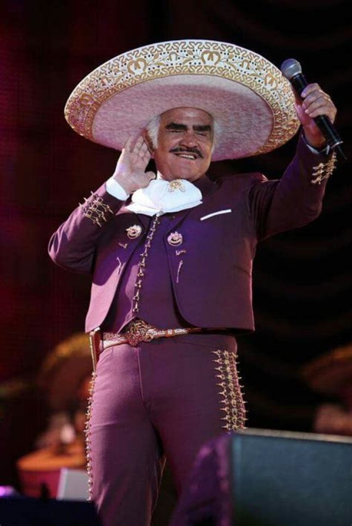Vicente Fernandez Bio, Age, Net Worth, Height, Married, Nationality