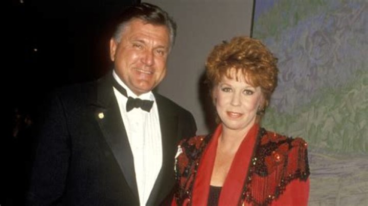 Vicki Lawrence and Al Schultz married in 1974 Celebrity weddings, Tv