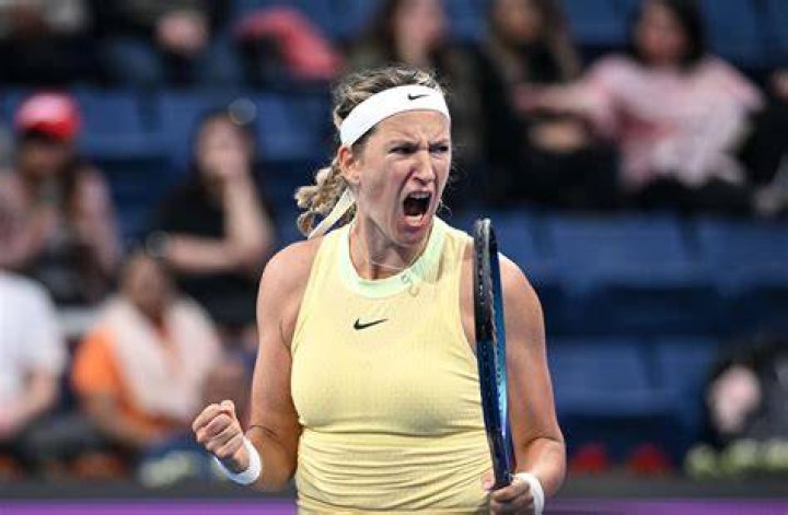 Victoria AZARENKA battles past Peyton STEARNS in Miami Open thriller