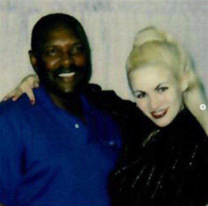 Vida Blue Wife