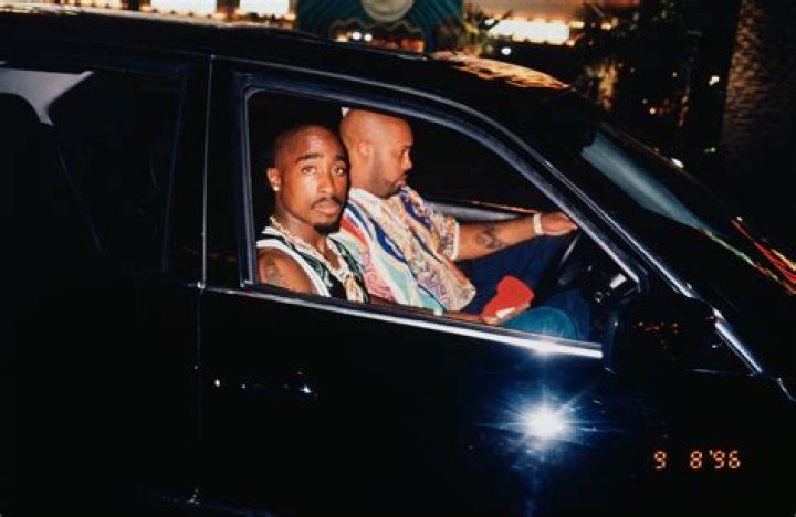 Vijfentwintig jaar na zijn dood komt Tupac weer tot leven op het toneel