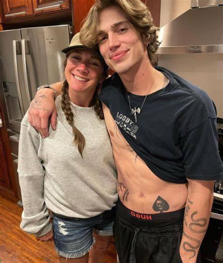 Vinnie Hacker&rsquo;s girlfriend threatens to leave job over online bullying