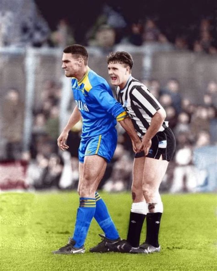 Vinnie Jones shares the touching final card his late wife Tanya wrote