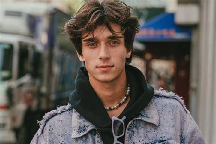 Wait, Is Josh Richards Going To Be On Selling Sunset? Kiss