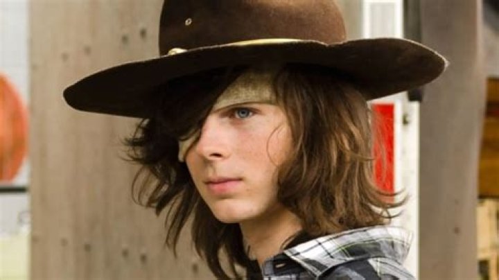 Walking Dead actor Chandler Riggs shows off transformation following