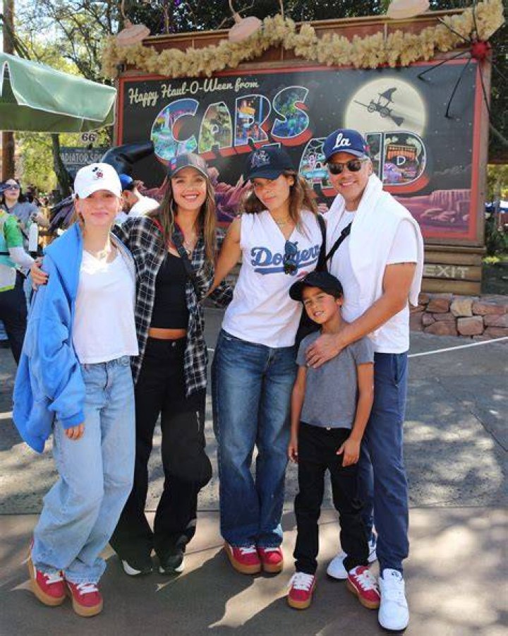 Warren Beatty’s Kids Learn About The Actor’s Four Children Here