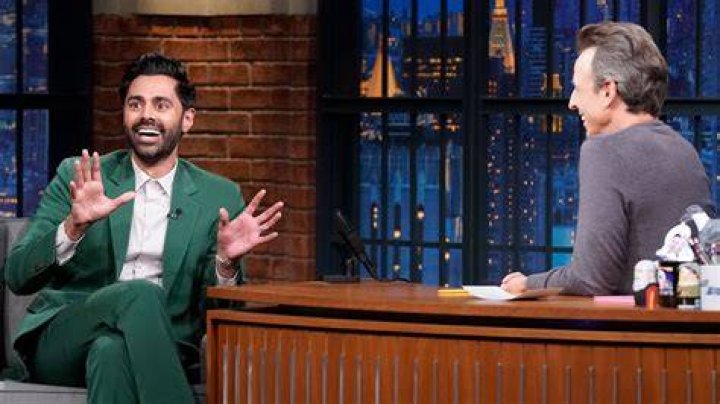 Watch Late Night with Seth Meyers Interview Aubrey Plaza Listened to