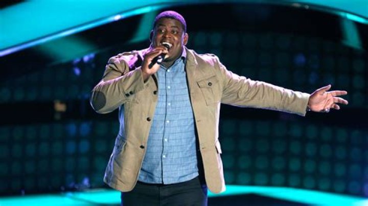Watch The Voice Highlight Wallen Audition "Collide"