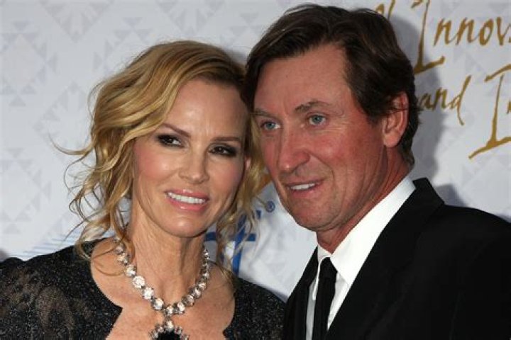 Wayne and Gretzky to be Honored During Musial Awards MPress