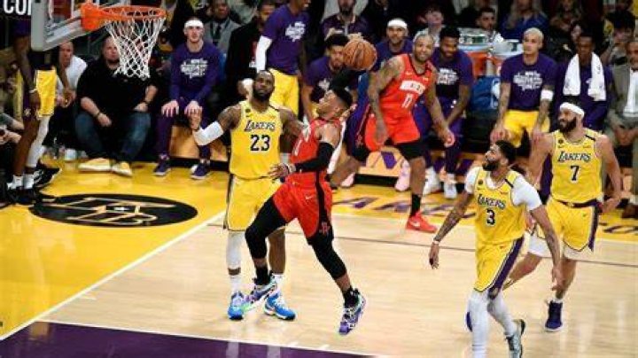 Westbrook y Covington silencian a Lakers; todos los resultados Chispas