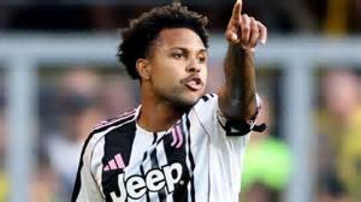 Weston McKennie Juventus sign US midfielder from Schalke Football