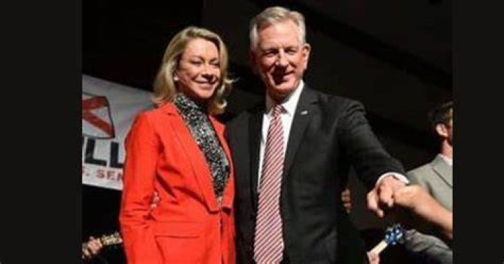 What happened to Tommy Tuberville's first wife Vicki Lynn Harris?