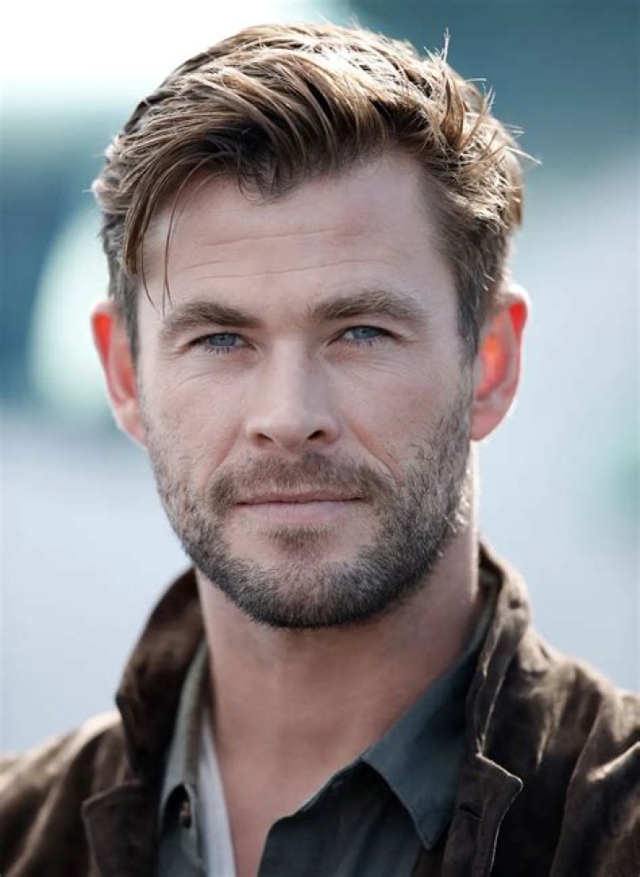 What is Chris Hemsworth's Net Worth? Man of Many