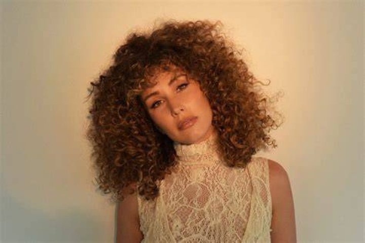 What is Loren Allred's Net Worth As Of 2022? All About Melodious Singer