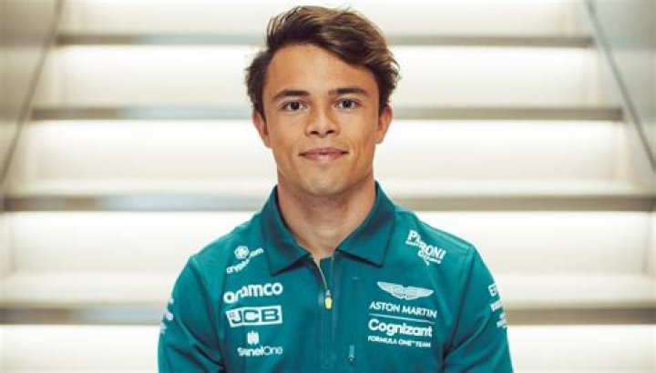 What options does Nyck de Vries have after showstealing F1 debut?