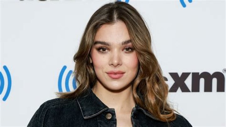 What We Know About Hailee Steinfeld's Older Brother, Griffin