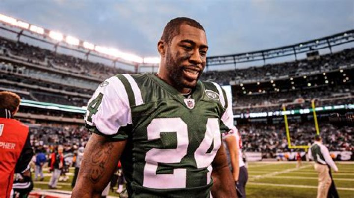 Where Is Darrelle Revis Now After Getting Fat Shamed By Fans NewsFinale