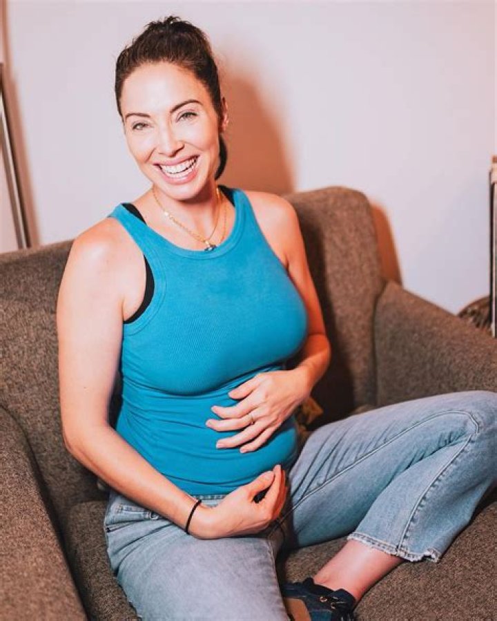 Whitney Cummings gives birth to her first child