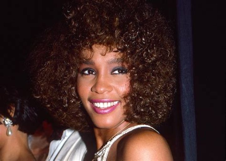 Whitney Houston Biography, Height & Life Story Super Stars Bio