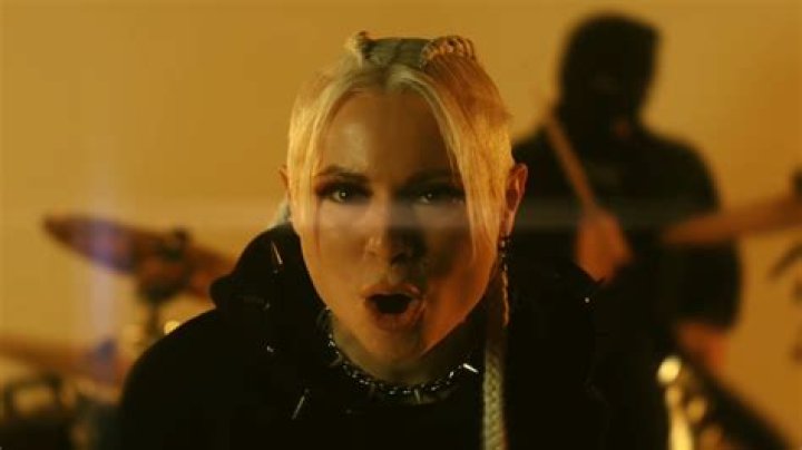 Whitney Peyton &ldquo;Double Up&rdquo; (Video)