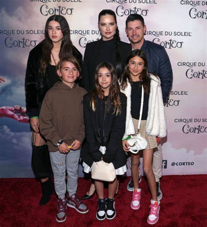 Who are Adriana Lima Parents? Meet Nelson Torres And Maria Da Graca