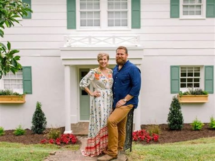 Who Are Erin And Ben Napier? 25 Facts About HGTV Home Town Stars