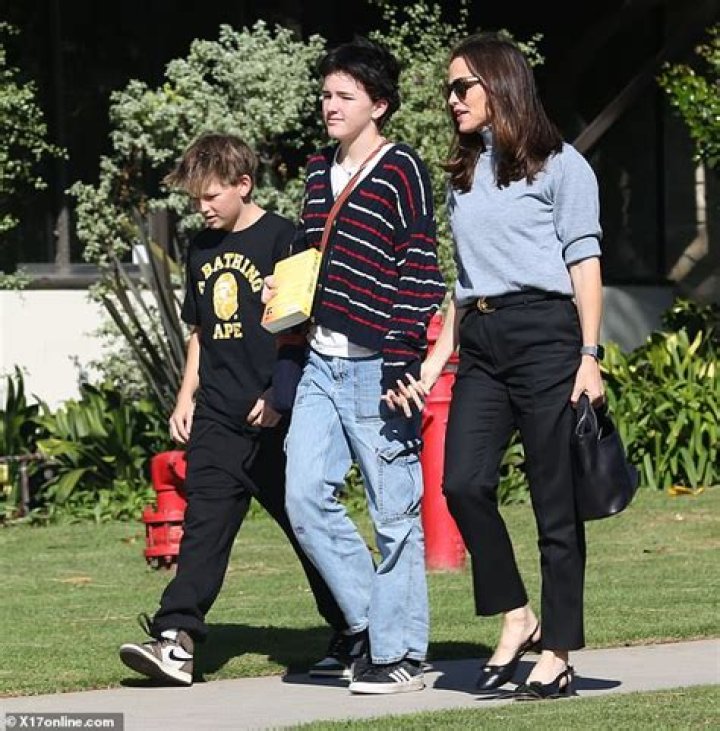 Who Are Jennifer Garner's Sisters? Here's What We Know