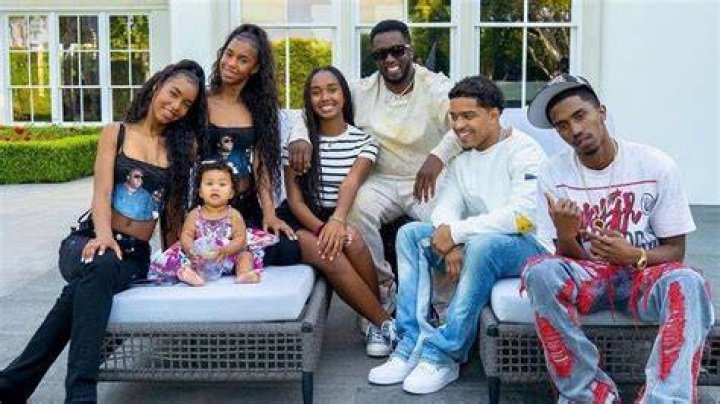 Who Are The Mothers Of Chris Wallaces Seven Children?