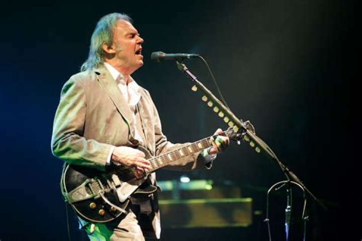 Who is American musician Neil Diamond wife? Grandchildren, net worth