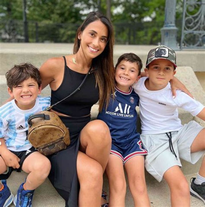 Who is Antonella Roccuzzo? What is the relation between Antonella