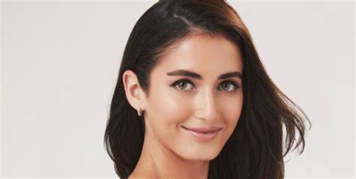 Who Is Ariel Frenkel From The Bachelor? Boyfriend Family And Net Worth
