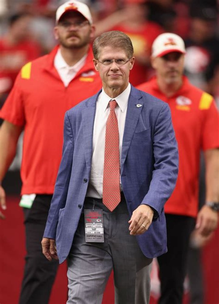 Who is Chiefs owner Clark Hunt's wife, Tavia Shackles? FirstSportz