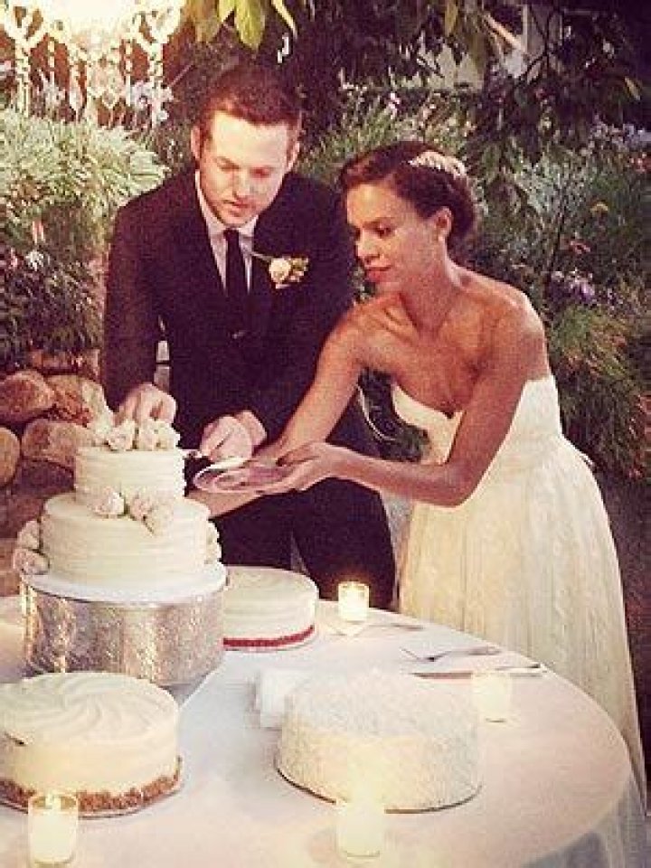 Who is Damien Fahey Dating?