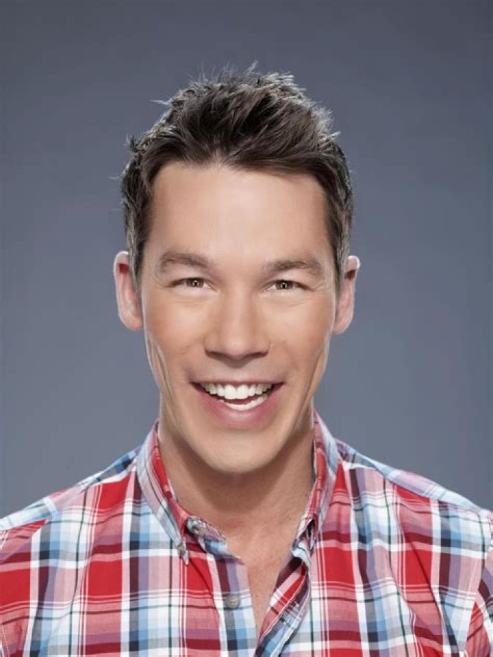 Who is David Bromstad? Bio Gay, Net Worth, Salary, Son, Ethnicity, Married