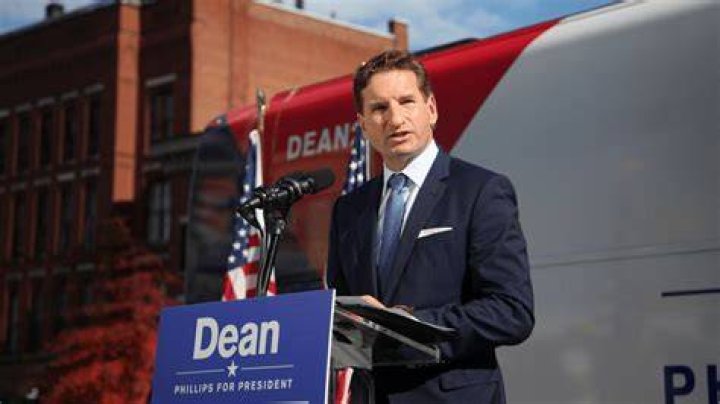 Who is Dean Wilson? Meet his Wife Sarah Wilson, Net worth above 3M