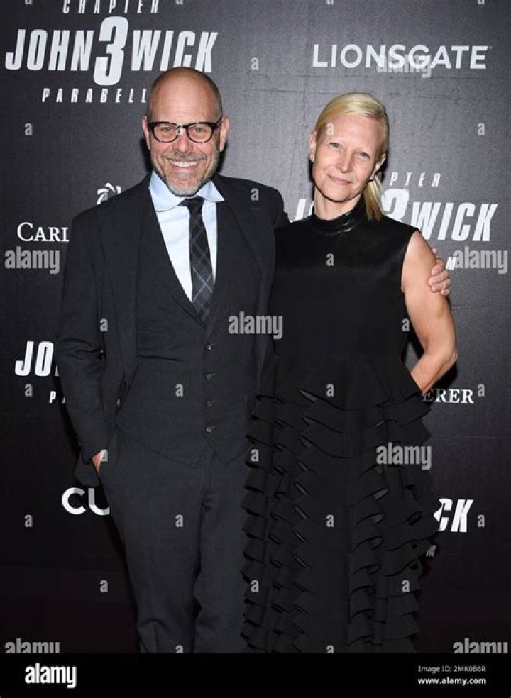 Who Is Elizabeth Ingram, Alton Brown's Current Wife? Starsgab