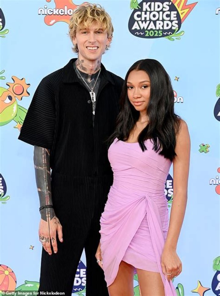 Who Is Emma cannon; ExGirlfriend Of Machine Gun Kelly?