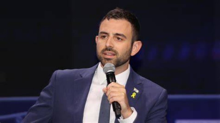 Who is Eylon Levy? Bio, Age, Height, Ethnicity, Religion, Parents, Wife