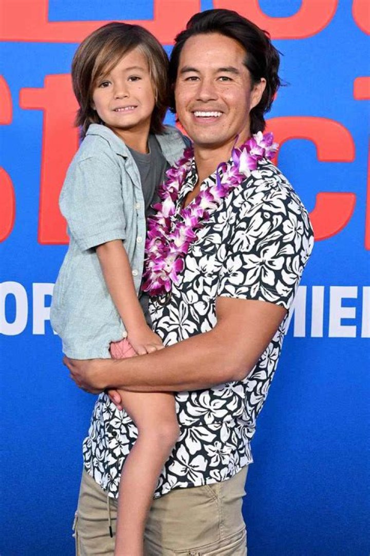 Who is Garrett Gee Dating?