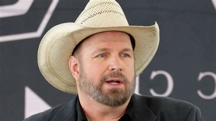 Who Is Garth Brooks' Daughter Allie Colleen? Wikipedia, Married