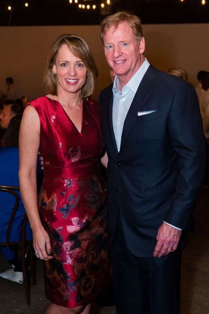 Who Is Jane Skinner? Roger Goodell Wife Age Wikipedia Net Worth Kids