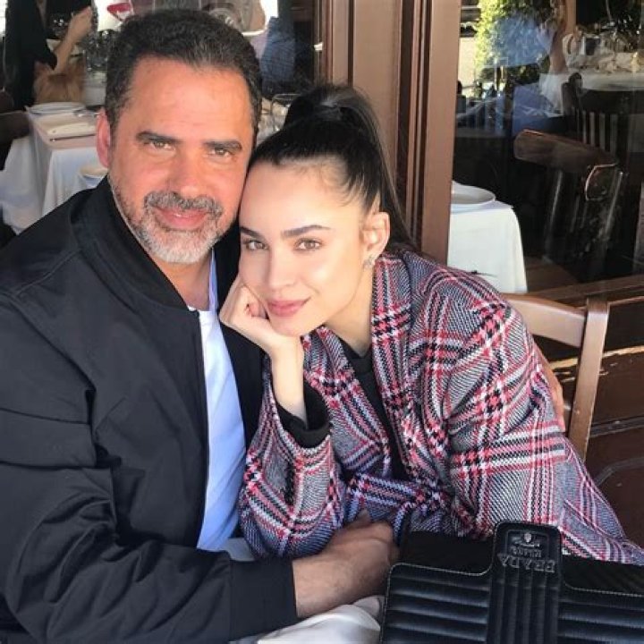 Who is Jos&eacute; F. Daccarett? (Sofia Carson's Father)