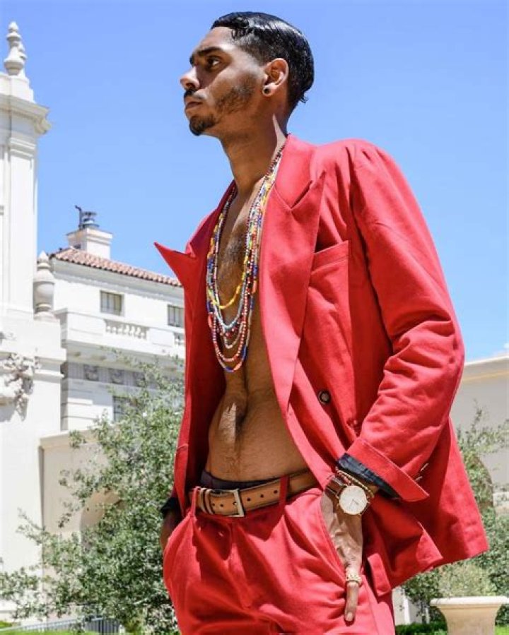 Who is Julian Corrie Broadus to Snoop? Gossip Chef__Nigerian