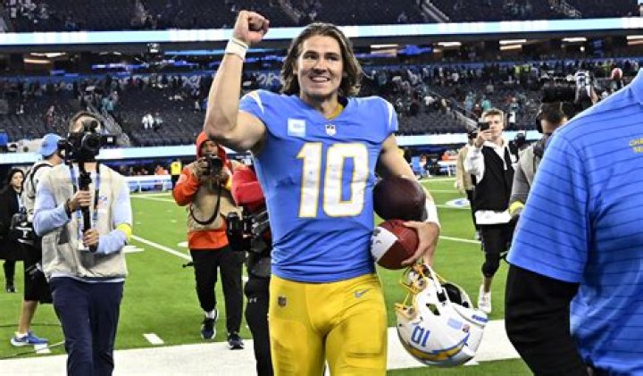 Who is Justin Herbert's rumored girlfriend Taylor Bisciotti?