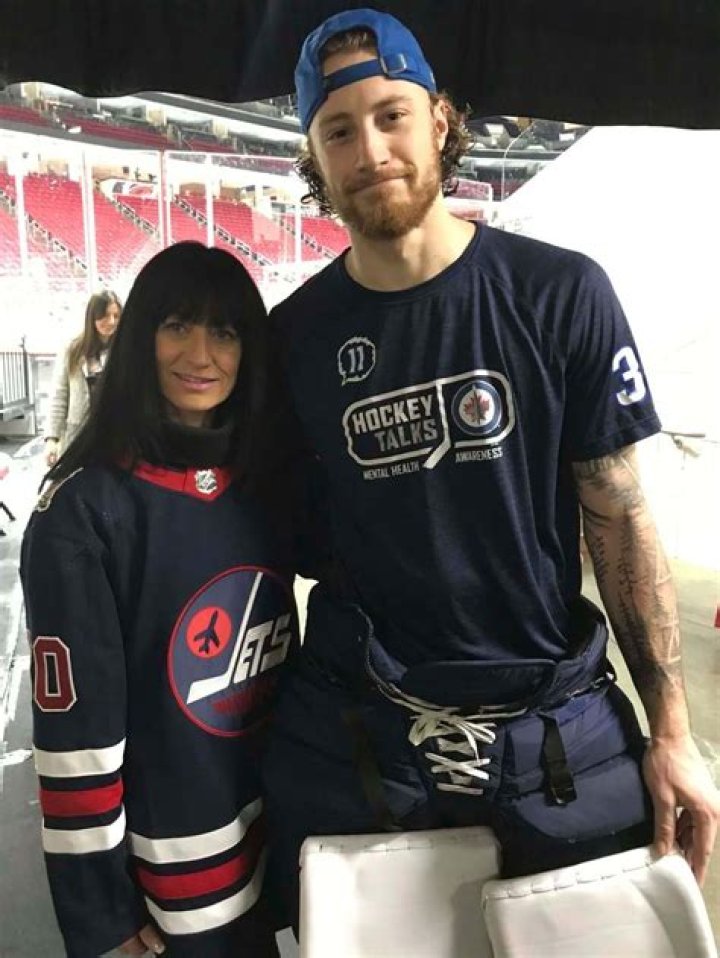 Who Is Laurent Brossoit Wife? Knights Goalie Relationship!
