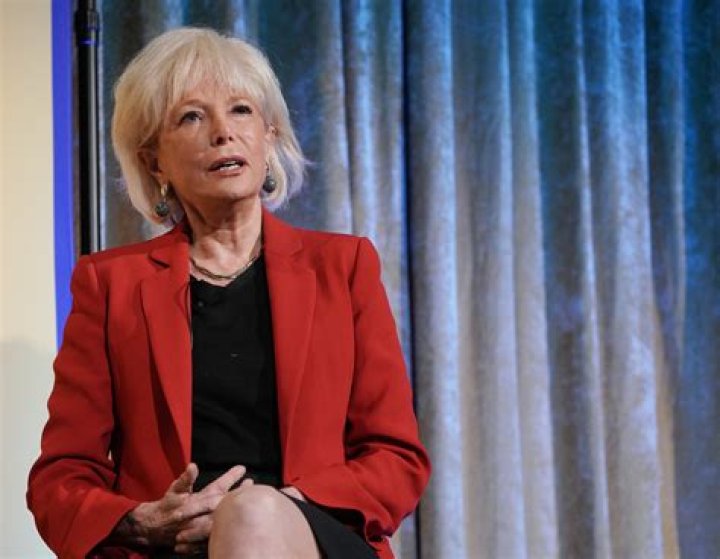 Who is Lesley Stahl's husband? LOVEBYLIFE